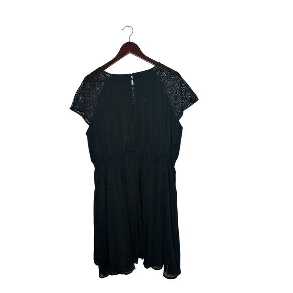 Torrid Mini Clip Dot Crochet Lace Skater Dress Black New Plus 1X 14-16 NEW - Picture 2 of 2